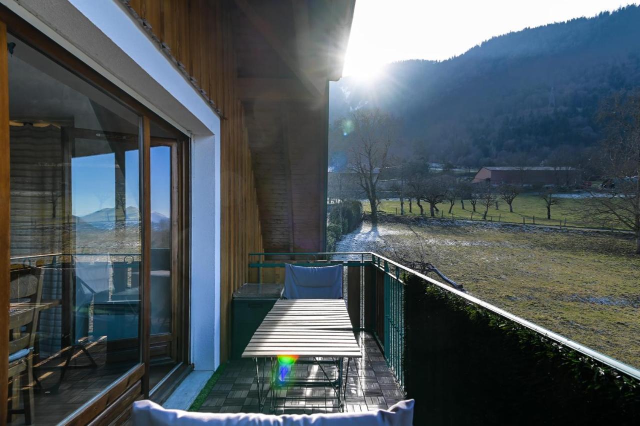 The Green Fee Close To The Golf Course And 5 Minutes From The Lake Giez Bagian luar foto
