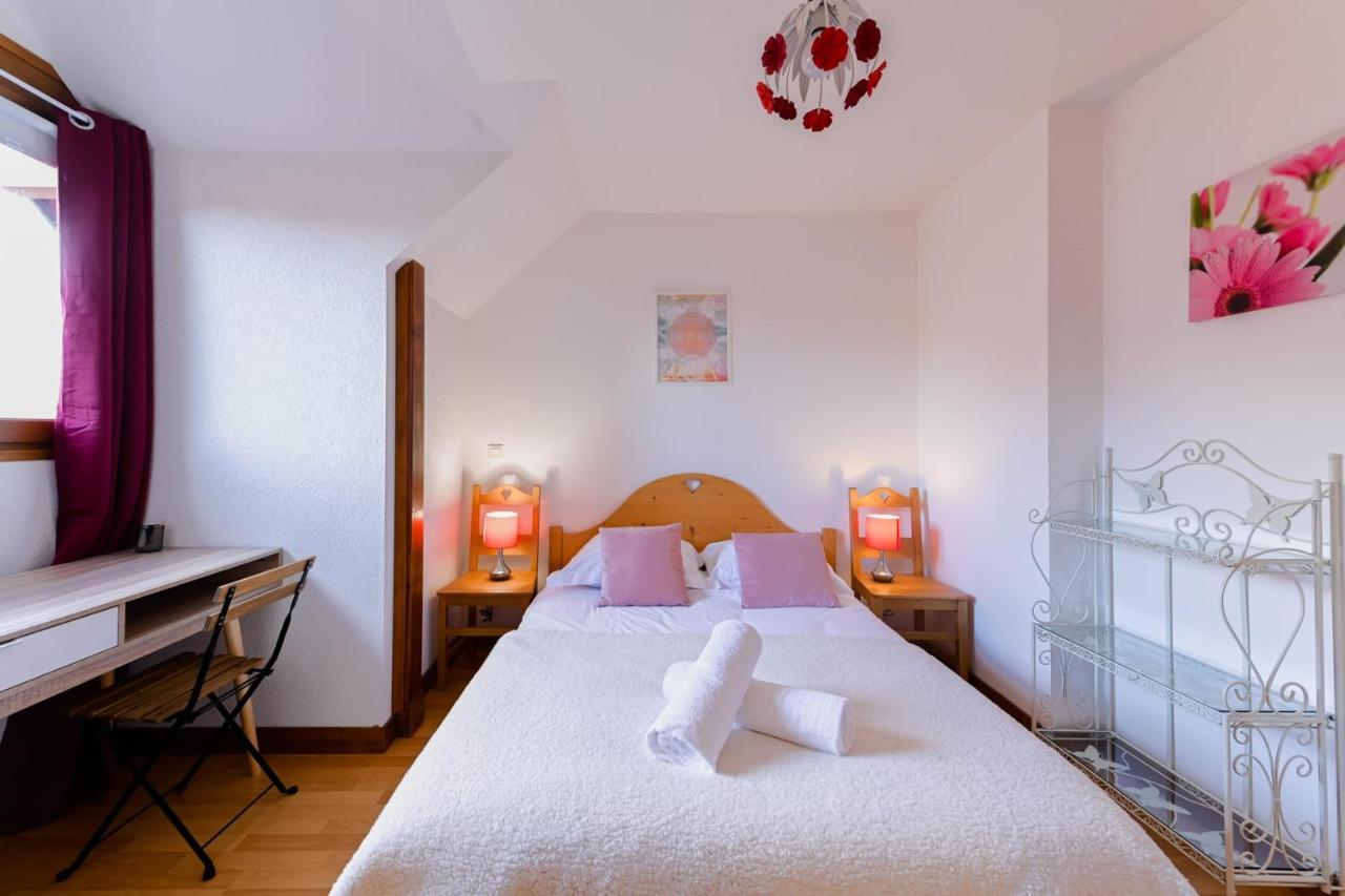 The Green Fee Close To The Golf Course And 5 Minutes From The Lake Giez Bagian luar foto