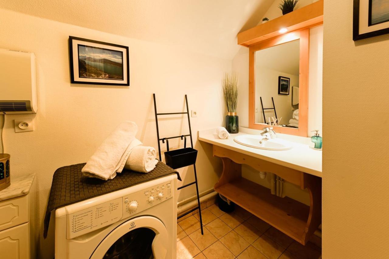 The Green Fee Close To The Golf Course And 5 Minutes From The Lake Giez Bagian luar foto